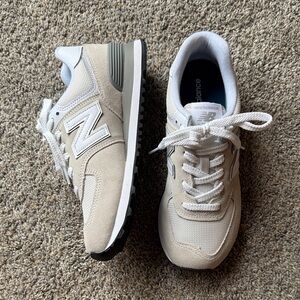 New Balance Classic 574 Cream White Women’s Sneakers Size 9 NWOT